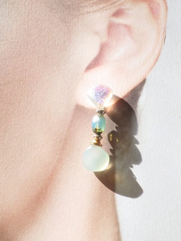 Sea Goddess Chalcedony Earrings 　 海の女神のカルセドニーピアス☆　シリコンポストピアス 5枚目の画像