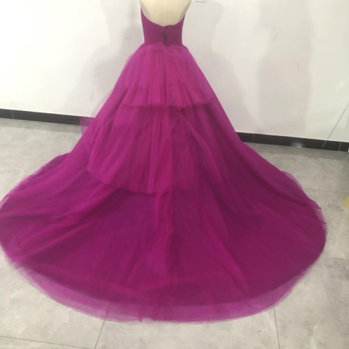 豪華！カラードレス ピンク紫 ベアトップ 華やかなトレーン プリンセス  