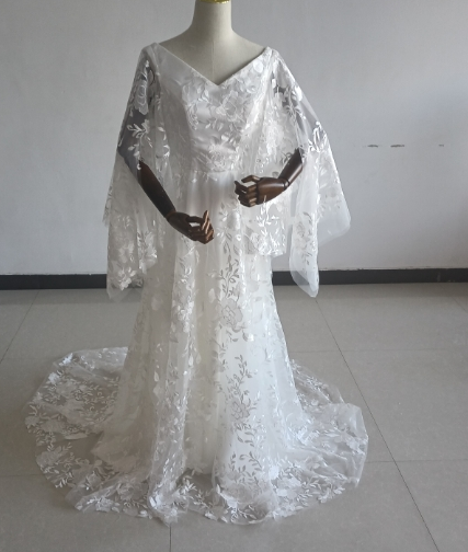 憧れのドレス オフホワイト Vネック 背中見せ 華やかなトレーン  