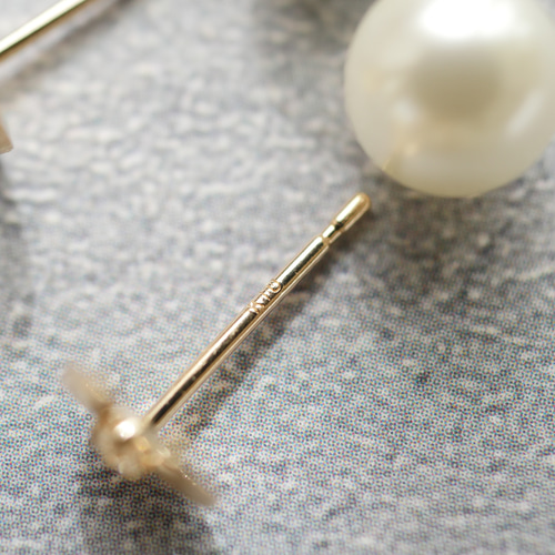 2026年干支 馬】ホースシュー K10/K10WG ジルコニアとパールのピアス