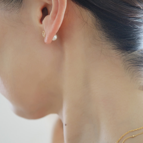 2026年干支 馬】ホースシュー K10/K10WG ジルコニアとパールのピアス