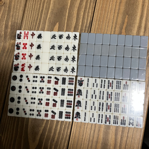 牌を選べる麻雀牌ネクタイピン（サイコロ付き）【受注生産】 タイピン