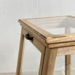 ［サイズオーダー可］木製 卓上 ショーケース 2段 傾斜ガラスケース 3枚目の画像
