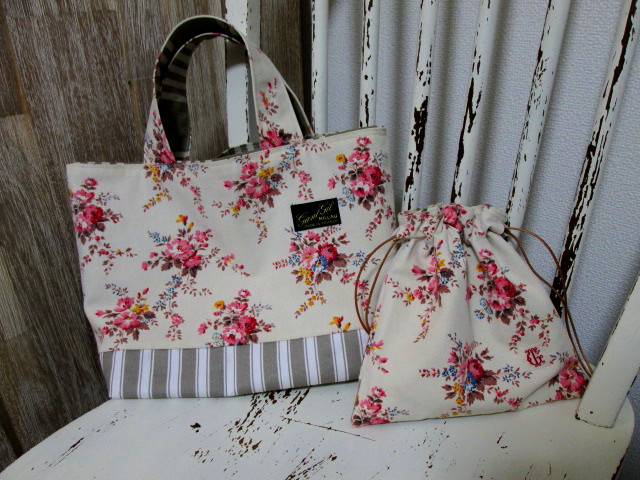 フランスアンティークブーケ柄コットンのポケット付きミニトートバッグと巾着ポーチセット