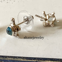 亀の甲羅には青空がある　片耳ブルートパーズと亀のピアス 7枚目の画像