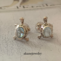 亀の甲羅には青空がある　片耳ブルートパーズと亀のピアス 8枚目の画像