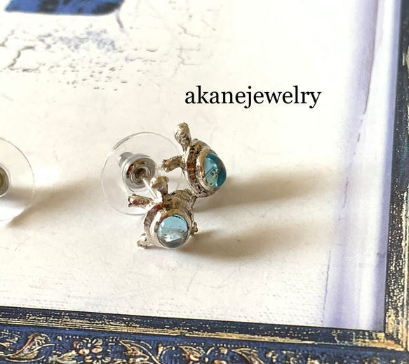 亀の甲羅には青空がある　片耳ブルートパーズと亀のピアス 11枚目の画像