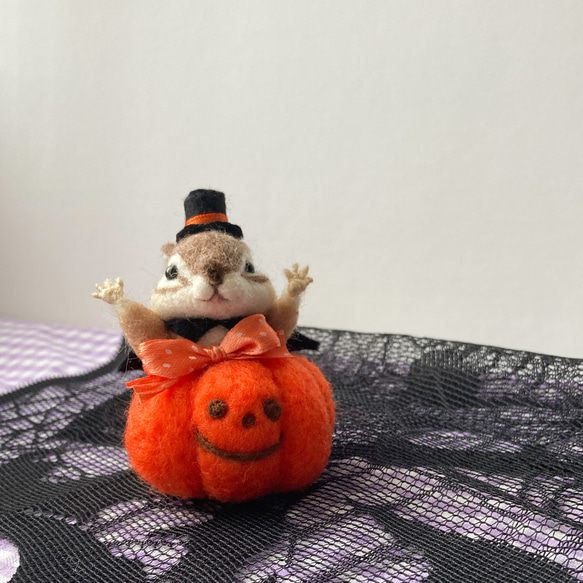 ヴァンパイアリスとハロウィンかぼちゃのマスコット 羊毛フェルト 