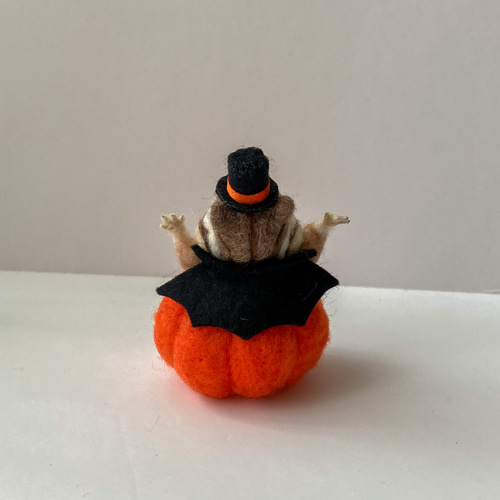 ヴァンパイアリスとハロウィンかぼちゃのマスコット 羊毛フェルト 