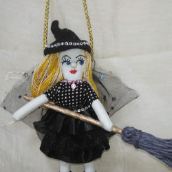 『チビ魔女さん』ハロウィン　オーナメント　魔法のほうき　オシャレ　プレゼント　創作人形　バックチャーム 7枚目の画像