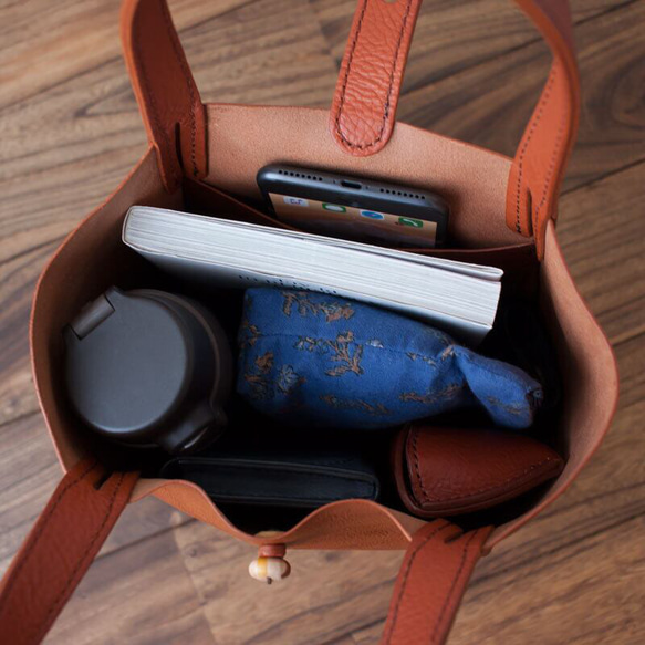 日本製牛革手縫いのボタントートバッグ / ライトブラウン 