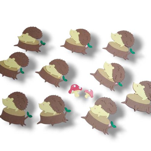 ダイカット 秋 ハリネズミと切り株 クラフトパンチ アルバム 素材