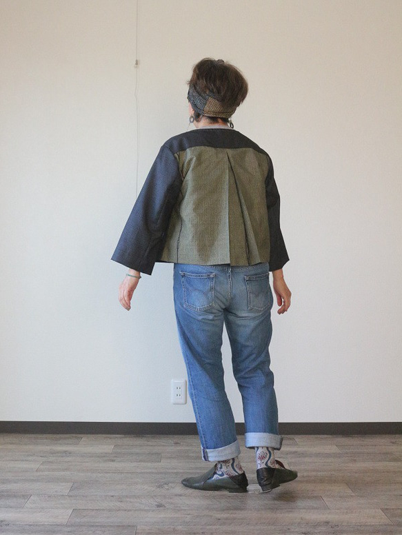 着物リメイク　抹茶の縞と亀甲大島紬ボレロ 1枚目の画像
