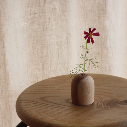 300年杉の一輪挿し② 【1017】 一輪挿し・花瓶・花器 木のある暮らし