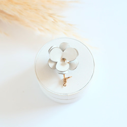 革花ブローチ　ホワイト 3枚目の画像