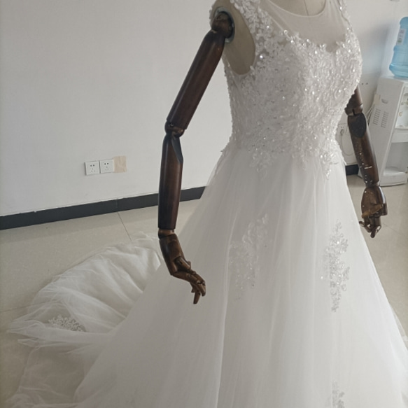 高品質！ウエディングドレス ホワイト Aライン エレガント レース 花嫁 編み上げ 結婚式 4枚目の画像