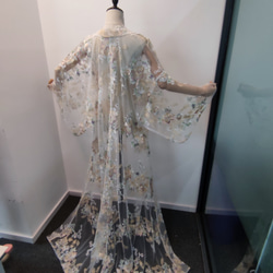 オーガンジー打掛　着物　オーバードレス　レース羽織　ウエディングドレス　お色直し　日常可能　精緻な刺繍 3枚目の画像