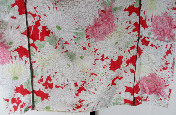 ７３７１　菊の花柄の着物で作ったベスト　＃送料無料 3枚目の画像