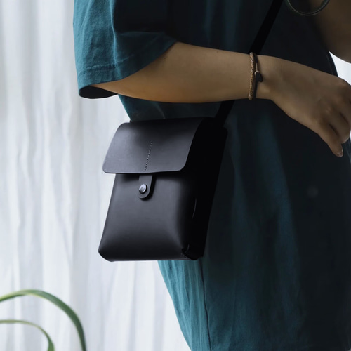 FREAK'S STORE｜Leather Crossbody Bag / レザーサコッシュ
