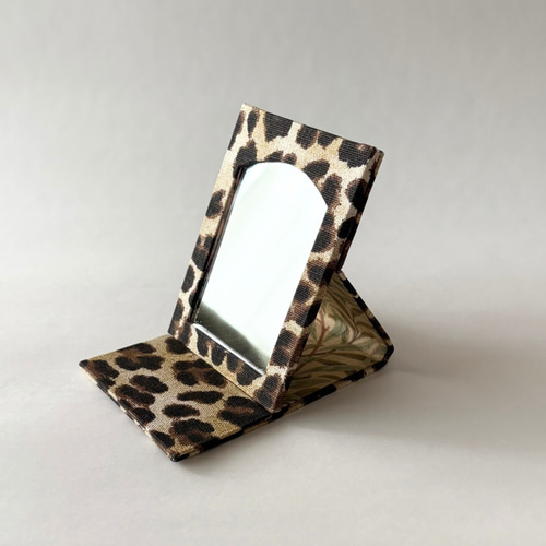 コンパクトミラー 折りたたみ 手鏡 持ち運び ハンドミラー かわいい