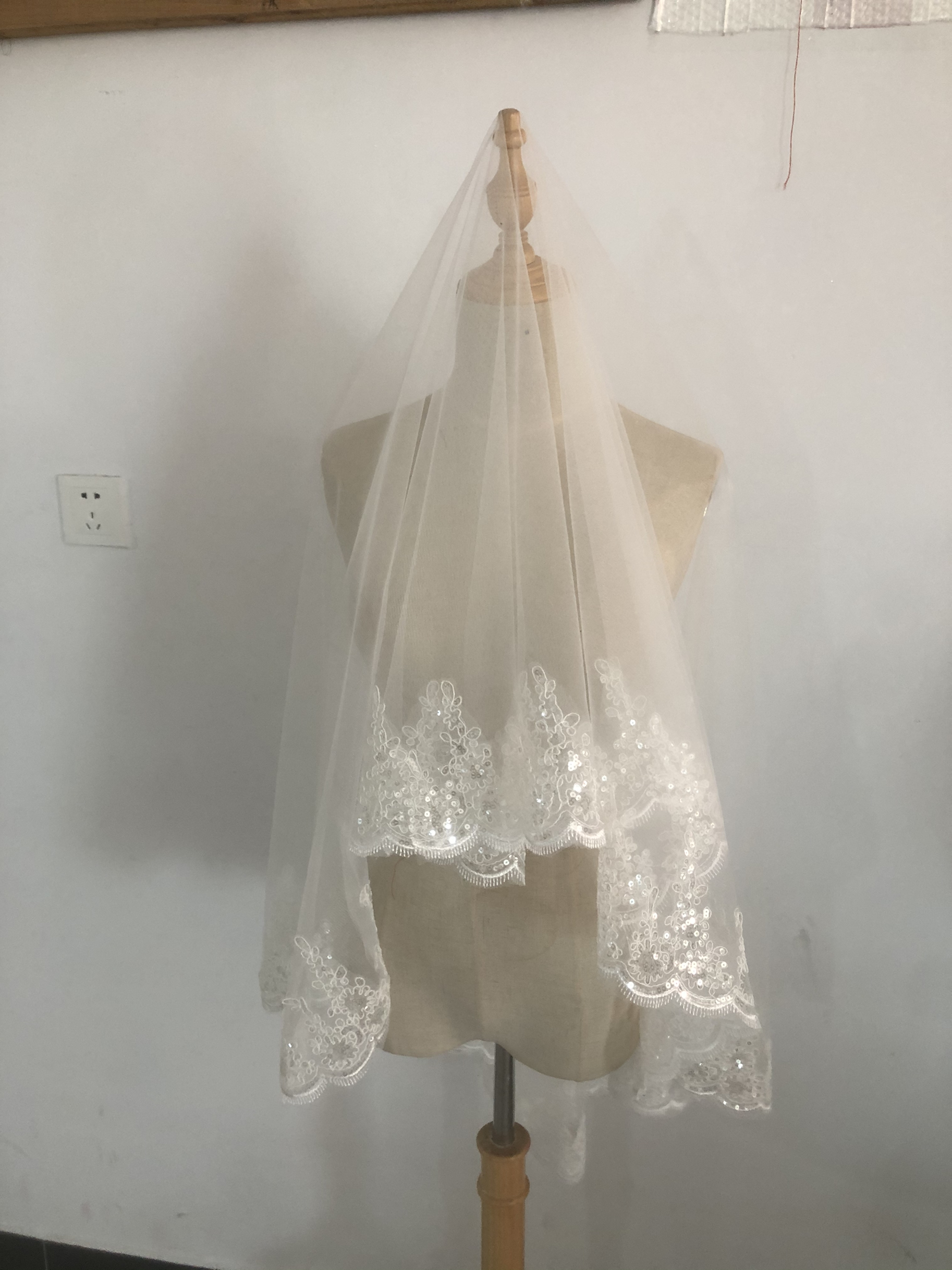 上品！有品位 ミドルベール 純白 レース 花嫁/ウェディングドレス/結婚式/披露宴