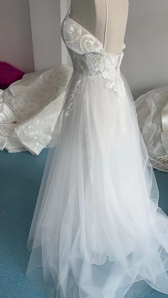 上品！有品位 ウェディングドレス 繊細レース 純白 ソフトチュール 花嫁/結婚式 9枚目の画像