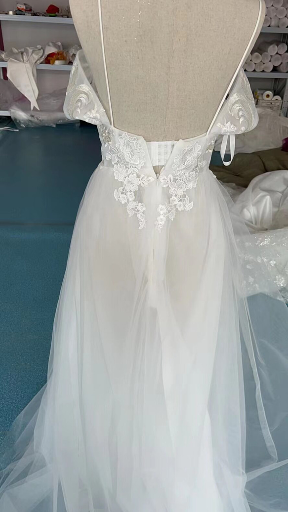 上品！有品位 ウェディングドレス 繊細レース 純白 ソフトチュール 花嫁/結婚式 5枚目の画像