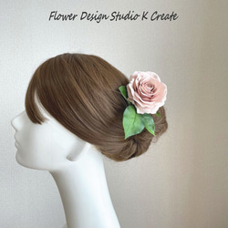 薔薇と葉っぱの髪飾り（ベージュ）　ベージュの薔薇　髪飾り　フローレス　フラメンコ　ダンス　バラ　ヘッドドレス　造花 2枚目の画像