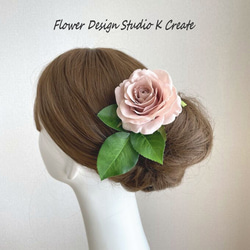 薔薇と葉っぱの髪飾り（ベージュ）　ベージュの薔薇　髪飾り　フローレス　フラメンコ　ダンス　バラ　ヘッドドレス　造花 1枚目の画像