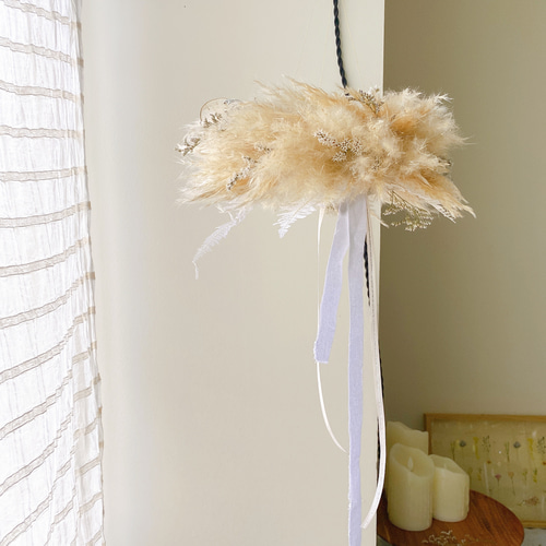 パンパスグラスのふわふわリース 冬を待つふわふわフライングリース パンパスグラスリース