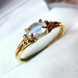 レインボームーンストーン アンティーク風リング オーバルファセット