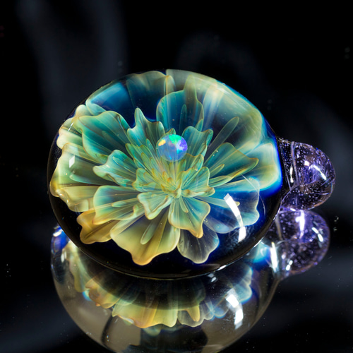 【色が変わる】ガラスのお花ペンダント 0_94f58bdada38a2522dc3ca504ec5
