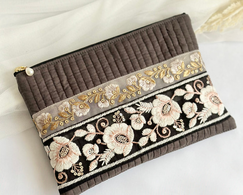 ロラライハリス♡刺繍のポーチ♡総刺繍コインケース♡お纏め出品 ロラライハリス♡刺繍のポーチ♡総刺繍コインケース♡お纏め出品