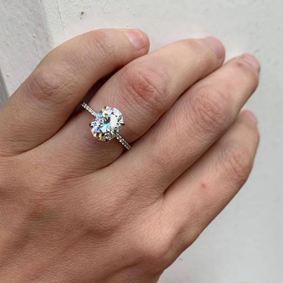 【newデザイン】2.5ct オーバル　モアサナイト  リング　K18WG 3枚目の画像