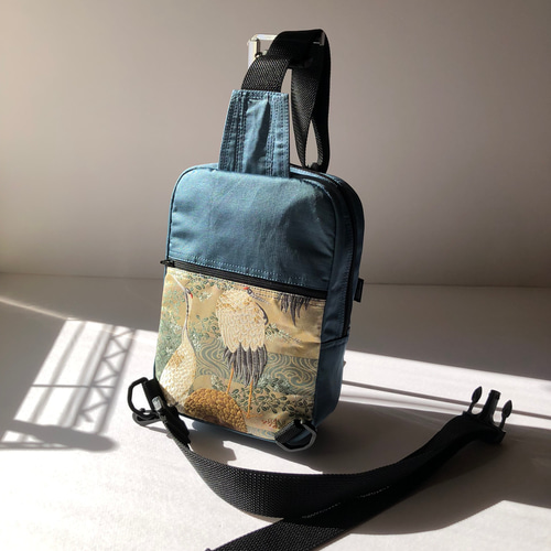 ✨帯リメイク ボディーバッグ 鶴紋様 シルバーゴールド ブルー