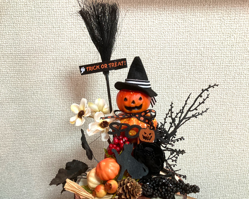 完売❤️可愛い魔女と魔法の箒のハロウィンリース ❤️かぼちゃ