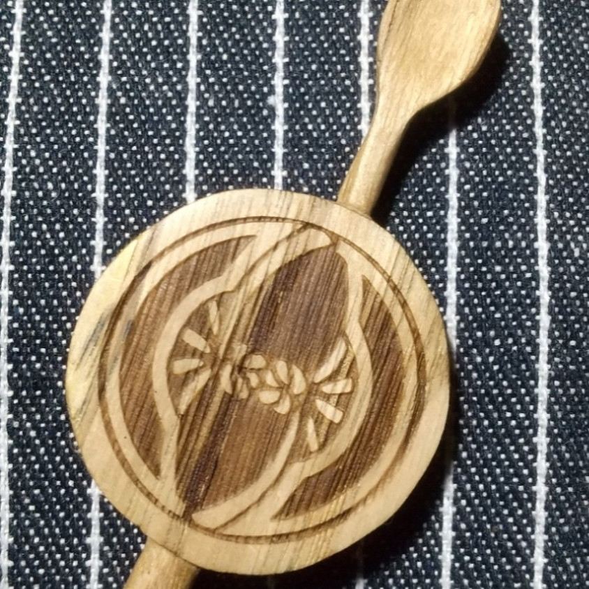 両面ともオリジナルマーク彫り  木のかんざし