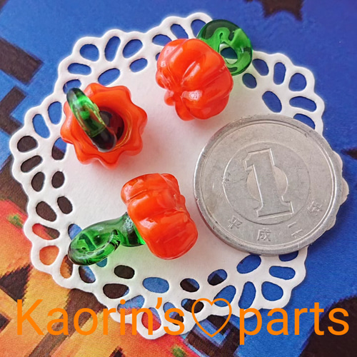 ハロウィン☆小さなガラスのカボチャ☆チャーム☆パーツ/④個入