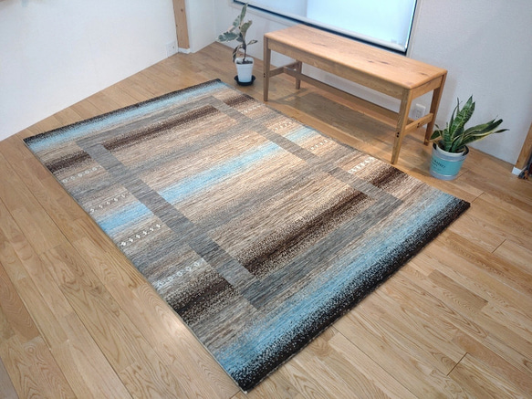 夏は涼しく冬は暖かい天然ラグ ガゼニラハット 無染めのウール