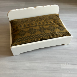 【サンプル価格】木製　ペットベッドと羽毛クッションのセット！　リアルダウン使用 2枚目の画像