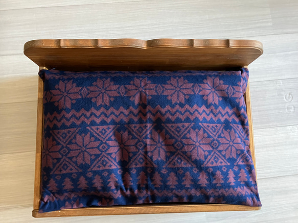 【サンプル価格】木製　ペットベッドと羽毛クッションのセット！　リアルダウン使用 8枚目の画像