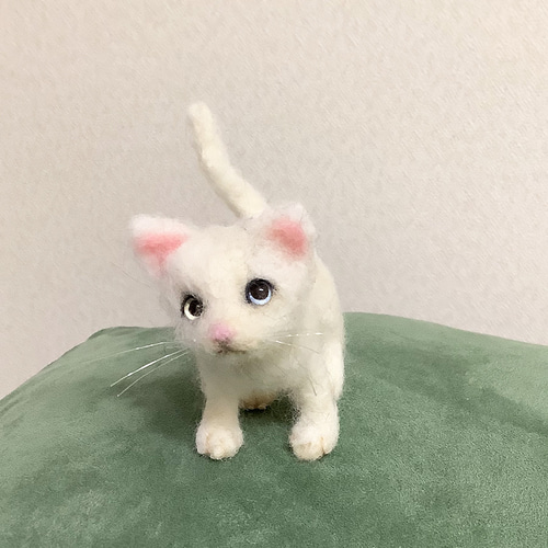 羊毛フェルト　猫　子猫 羊毛フェルト 猫 ふさふさな子猫 ねこ ネコ 猫フィギュア