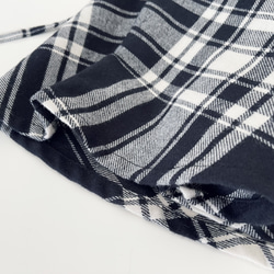 暖かな起毛素材のフレアースカート（ブラックXオフホワイト　タータンチェック） 13枚目の画像