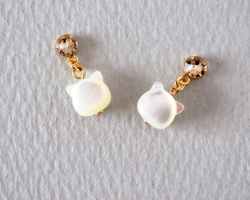 のびねこフローライトピアス　癒しの天然石猫アクセサリー のびねこフローライトピアス 癒しの天然石猫アクセサリー のびねこ