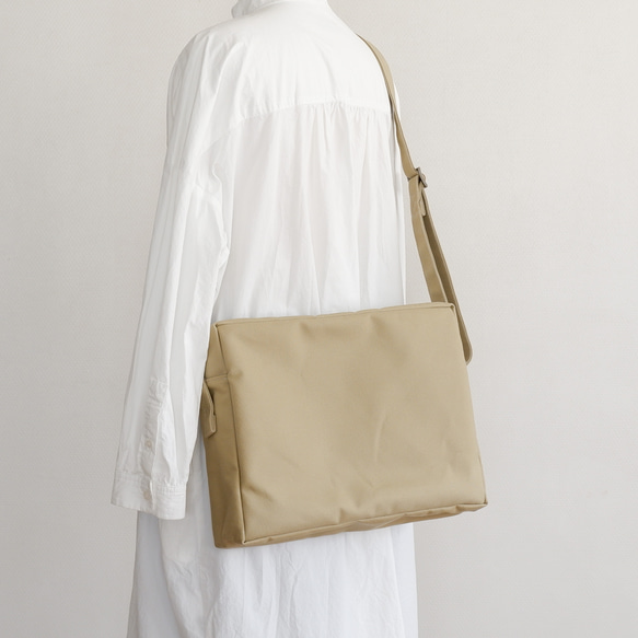 ショルダースクエア A4サイズ ベージュ / 9号帆布 ショルダーバッグ