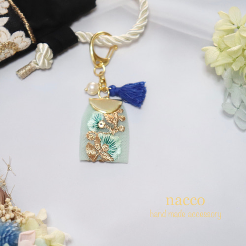 キーホルダー＊ インド刺繍リボン タッセルorチャーム付き 