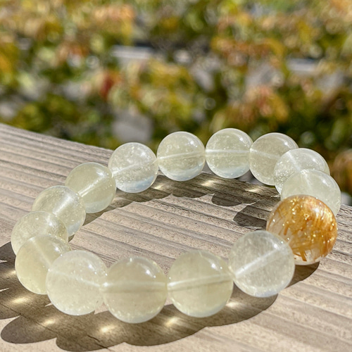 中秋の名月ブレス✨リビアングラス&天然ゴールドタイチンルチル  