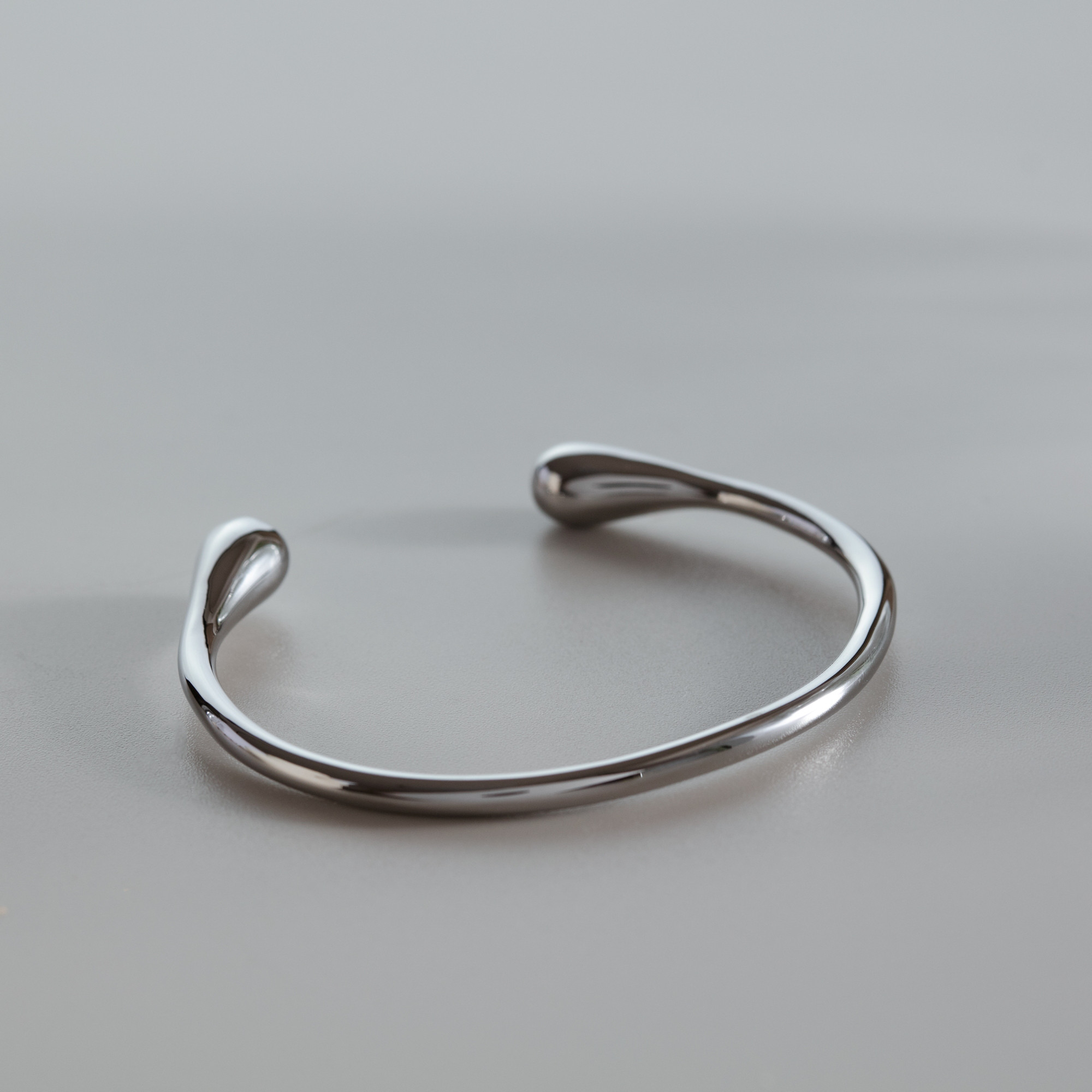 ステンレスバングル　金属アレルギー対応　送料無料　B8025