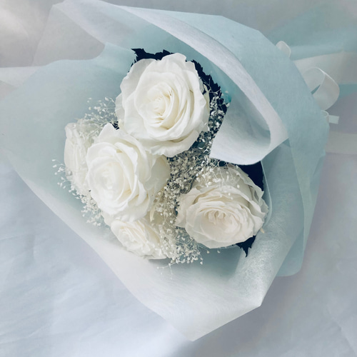 プリザーブドフラワー大輪の白薔薇とかすみ草の花束】 プリザーブド