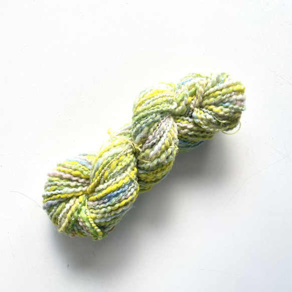 手紡ぎ毛糸〜 双糸 淡い色のミックス　55g　Ｙ-4 4枚目の画像